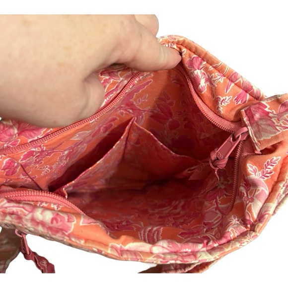 Pink & Peach Vera Bradley shoulder bag/purse. In good pre-owned condition. - Picture 3 of 4